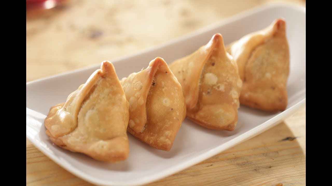 Cocktail Samosas   3 Pieces
