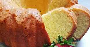 CRISPY COCONUT POUND CAKE